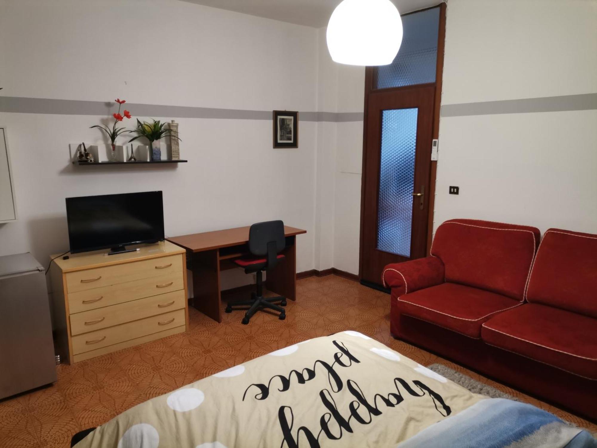 Ampia Camera Con Balcone Privato ポルデノーネ エクステリア 写真